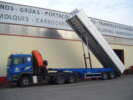 Basculante dos ejes aluminio montado chasis LECITRAILER para cabeza tractora 6x6,-