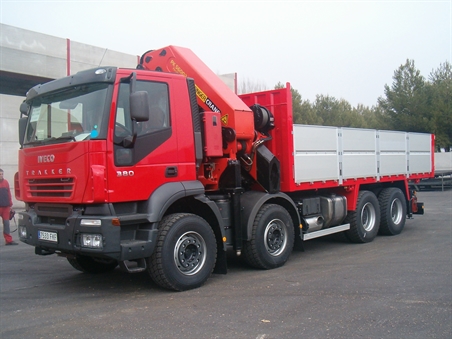 Gruas Palfinger montadas.