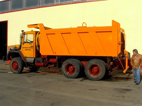 Cubas agua fabricadas en dumpers.